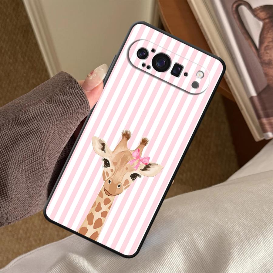 غطاء هاتف كرتوني على شكل زرافة - مراجعة Google Pixel 9 Pro وسعره